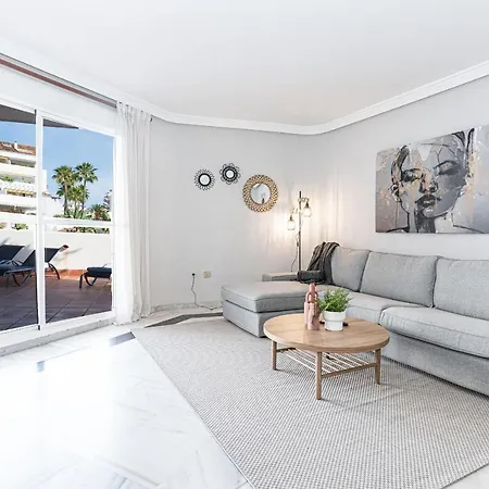 Sunny Coastal In Nueva Andalucia Close To Prestigious Puerto Banus Apartment *