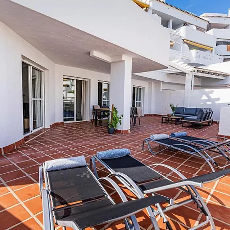 Apartment Sunny Coastal In Nueva Andalucia Close To Prestigious Puerto Banus Marbella