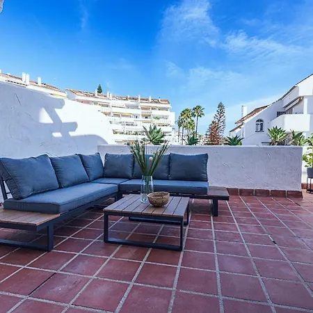 Sunny Coastal In Nueva Andalucia Close To Prestigious Puerto Banus *