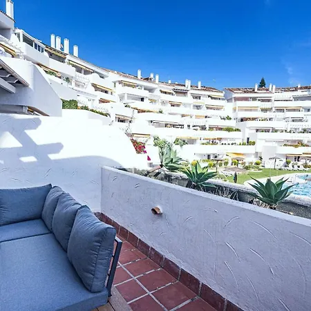 Sunny Coastal In Nueva Andalucia Close To Prestigious Puerto Banus Apartment Marbella