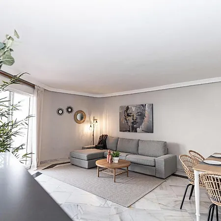 Sunny Coastal In Nueva Andalucia Close To Prestigious Puerto Banus Apartment *