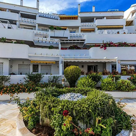 Sunny Coastal In Nueva Andalucia Close To Prestigious Puerto Banus Apartment *