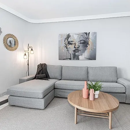 Sunny Coastal In Nueva Andalucia Close To Prestigious Puerto Banus