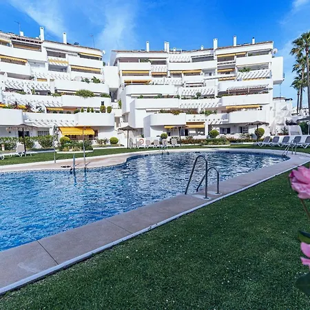 Sunny Coastal In Nueva Andalucia Close To Prestigious Puerto Banus *