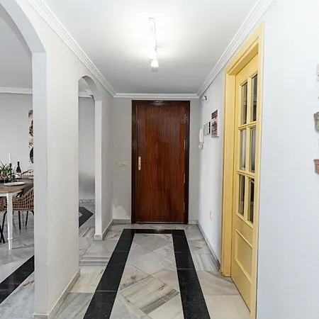 Sunny Coastal In Nueva Andalucia Close To Prestigious Puerto Banus Apartment *
