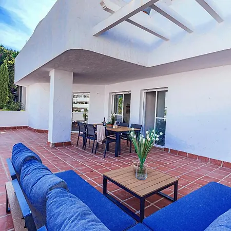 Apartment Sunny Coastal In Nueva Andalucia Close To Prestigious Puerto Banus