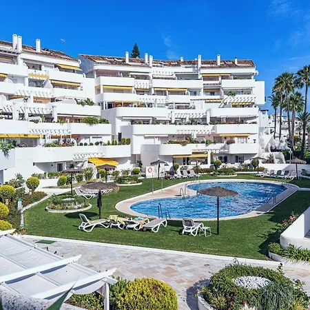 Sunny Coastal In Nueva Andalucia Close To Prestigious Puerto Banus Apartment Marbella
