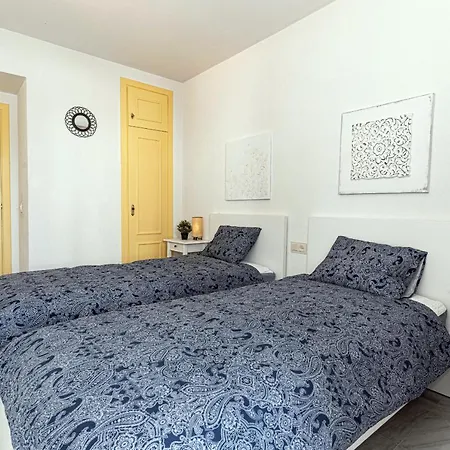 Apartment Sunny Coastal In Nueva Andalucia Close To Prestigious Puerto Banus *